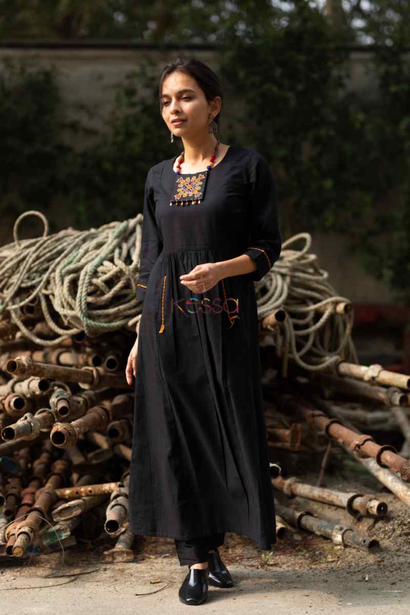 Image for Kusvaa Ws511 Black South Cotton A Line Kurta With Necklace Side