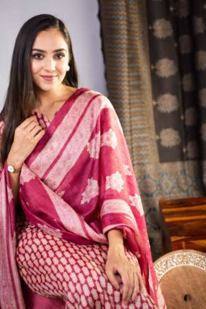 Image for Kusvaa Nekurta13 Shaili Tussar Kurta Dupatta Set Sitting