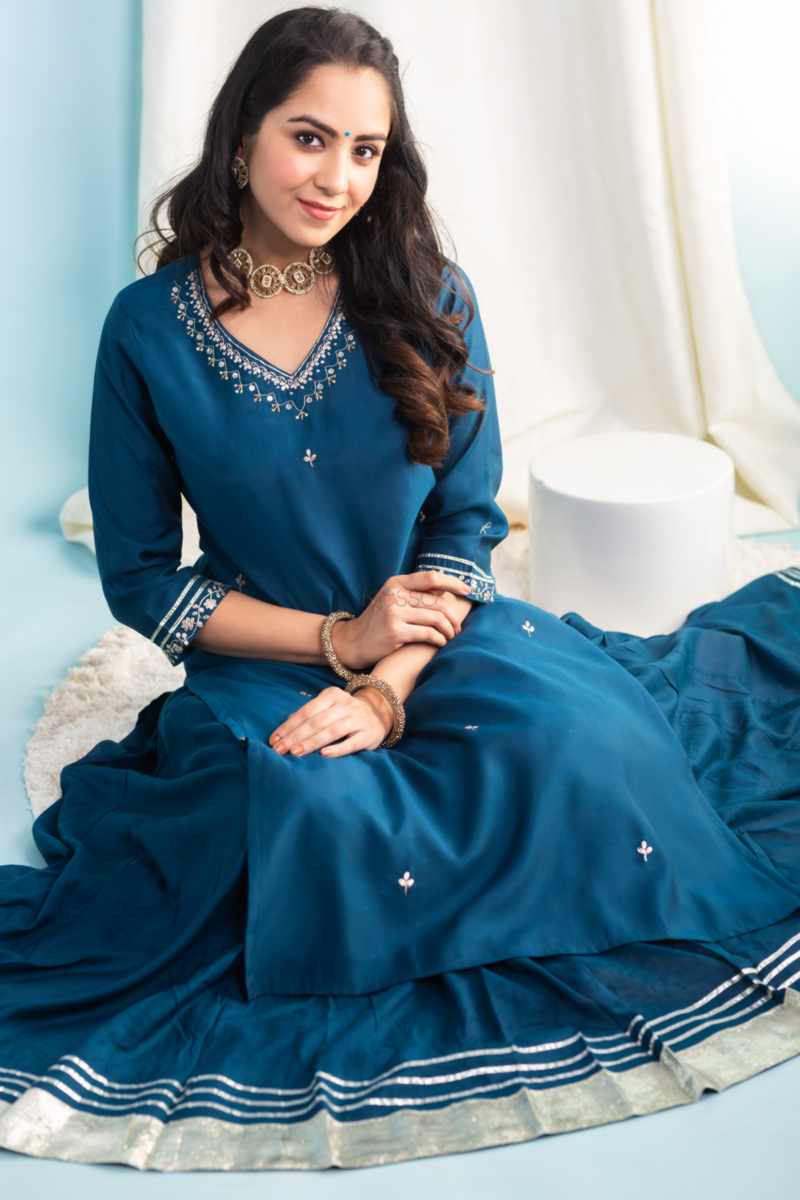 Image for Kusvaa Vcr161 Shakti Chanderi Straight Kurta Sitting