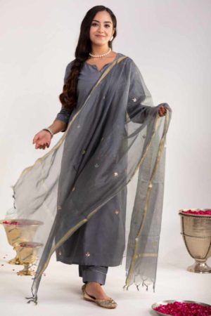 Image for Kusvaa Ws914 Nayna Silk Kurta Pant Set With Kota Doria Dupatta Front