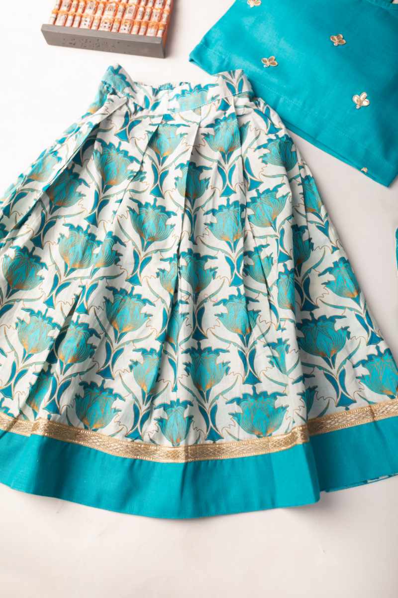 Image for Kusvaa Aj72 Lavali Girl Cotton Skirt With Top And Dupatta Set Closeup 2
