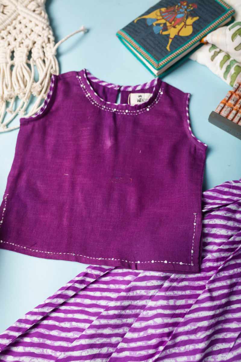 Image for Kusvaa Vck21 Ishani Cotton Girls Top Skirt Set Closeup 2