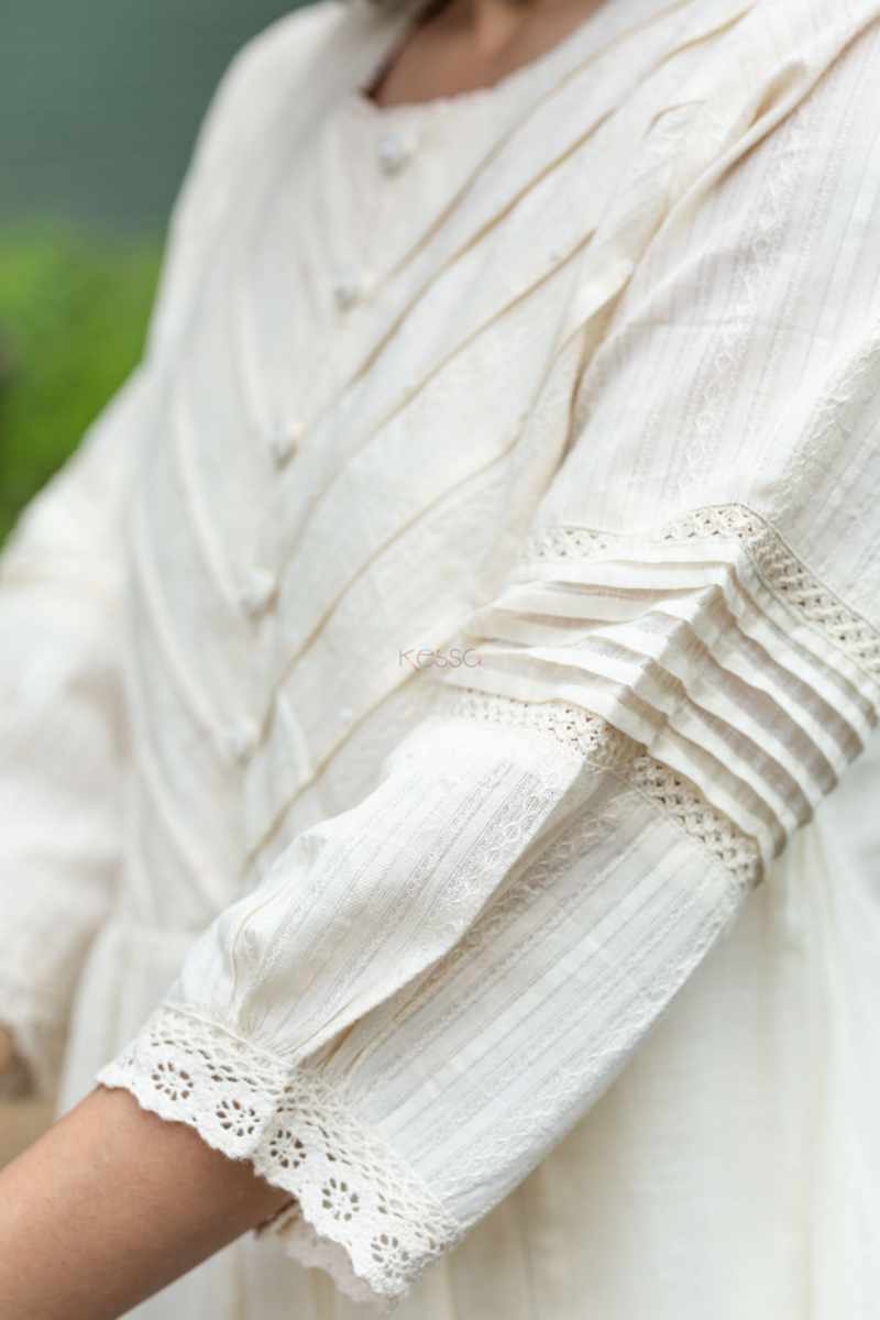 Image for Kusvaa Ws1028 Abhitha Schiffli Kurta Pant Set Closeup 2