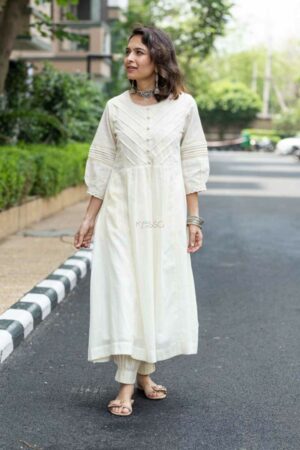 Image for Kusvaa Ws1028 Abhitha Schiffli Kurta Pant Set Side