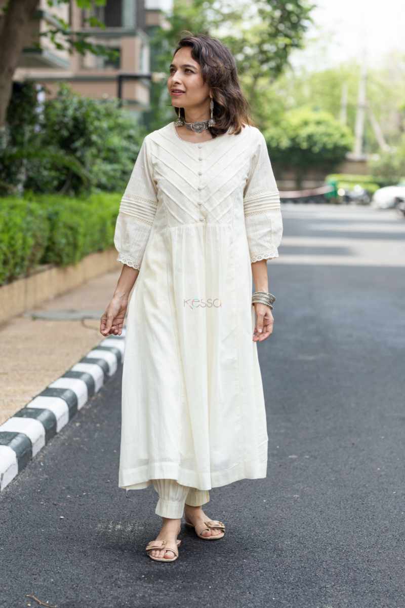 Image for Kusvaa Ws1028 Abhitha Schiffli Kurta Pant Set Side