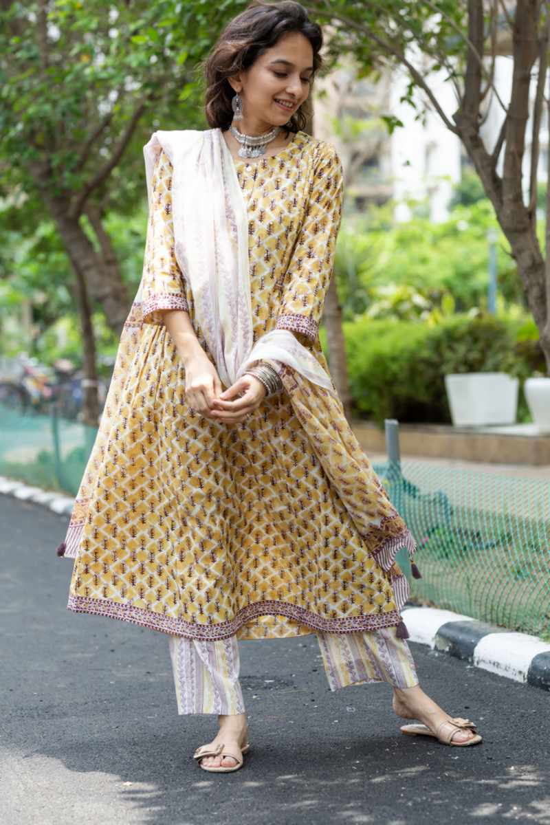 Buy Perfect BPR39 Amolika Handblock Cotton Kurta Online | Kusvaa