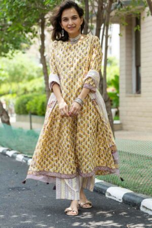Image for Kusvaa Wsr396 Bhavya Cotton Handblock Complete Suit Set Front