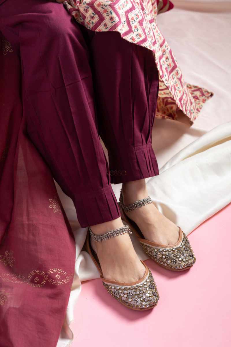 Image for Kusvaa Wsr417 Swara Cotton Kalidar Kurta Dupatta Set Closeup 2