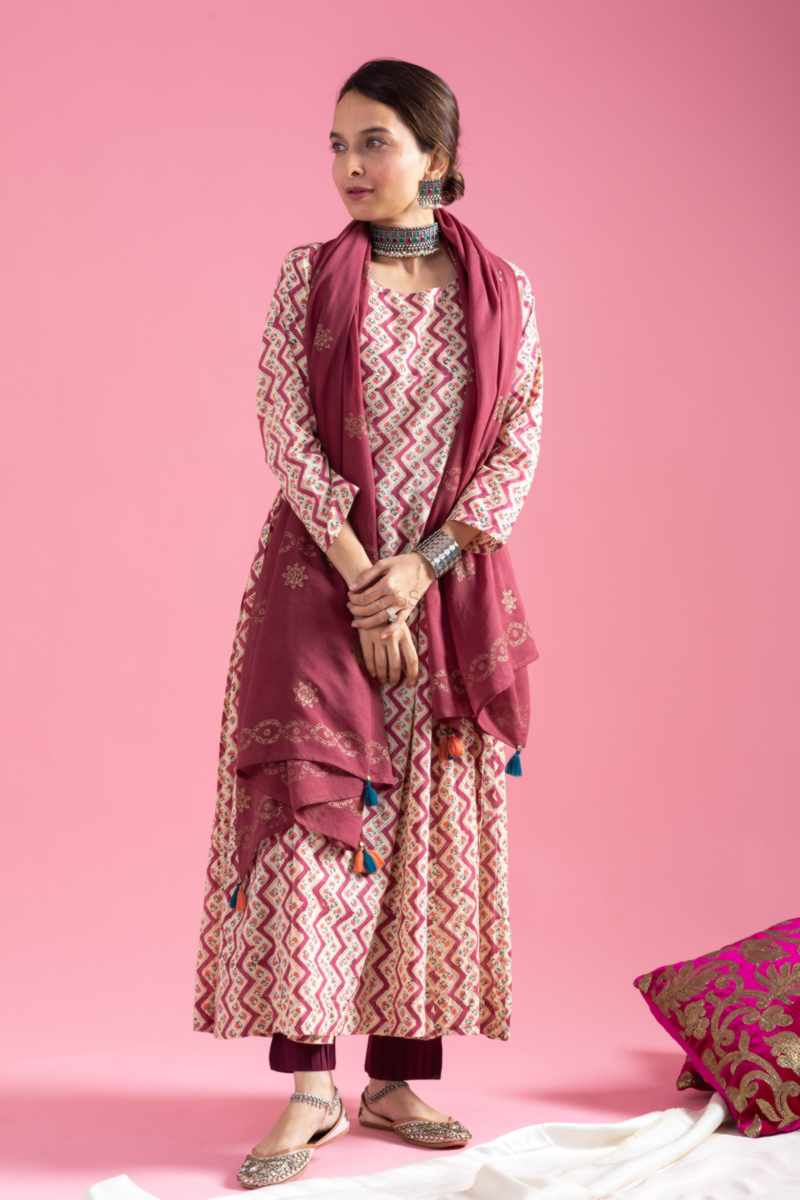Image for Kusvaa Wsr417 Swara Cotton Kalidar Kurta Dupatta Set Featured