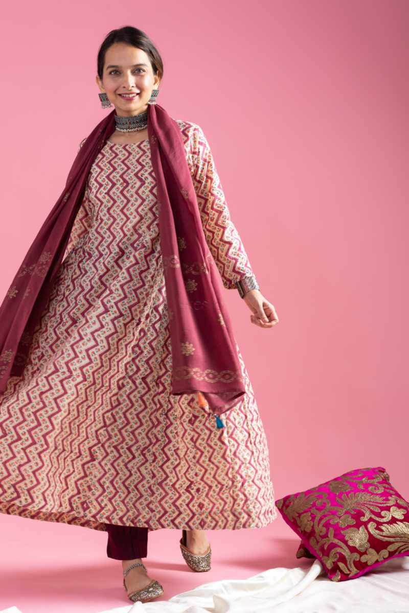 Image for Kusvaa Wsr417 Swara Cotton Kalidar Kurta Dupatta Set Side