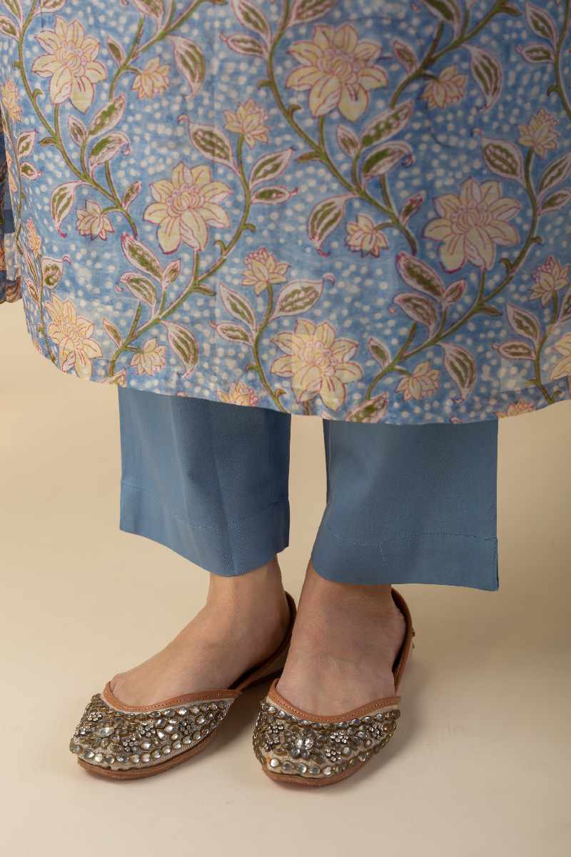 Image for Kusvaa Cood035 Jiyashree Chanderi Kurta Pant Set Sitting