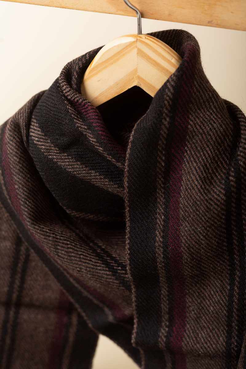 Image for Kusvaa Kusl121 Devansh Woolen Muffler Closeup Latset