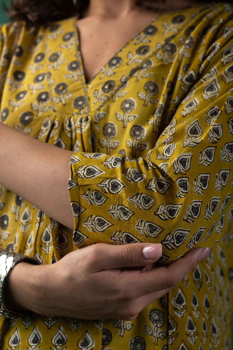 Image for Kusvaa Wkr198 Ishana Cotton Handblock Print Kurta Sitting