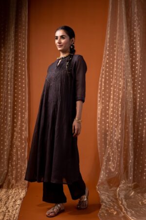 Image for Kusvaa Cood110 Nitya Chanderi Kurta Pant Set Closeup 5