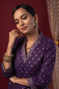 Image for Kusvaa Wkr222 Sia Chanderi Straight Fit Kurta Sitting