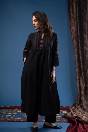 Image for Kusvaa Wkr227 Suruchi Handloom Cotton Kurta Sitting