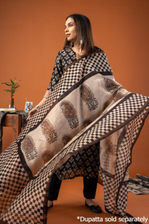 Image for Kusvaa Wkr245 Nikita Chanderi Straight Kurta Side