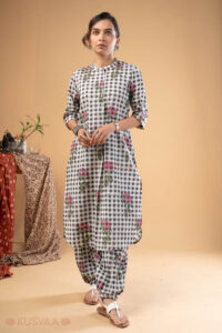 Image for Kusvaa Cood130 Anaswara Cotton Kurta Pant Set Front
