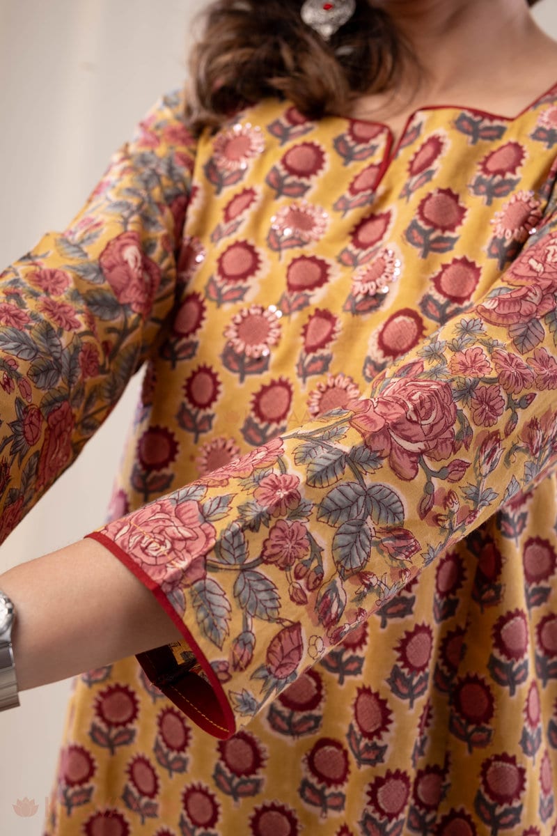 Image for Kusvaa Wkr295 Sidra Handblok Print Cotton Kurta Closeup 2