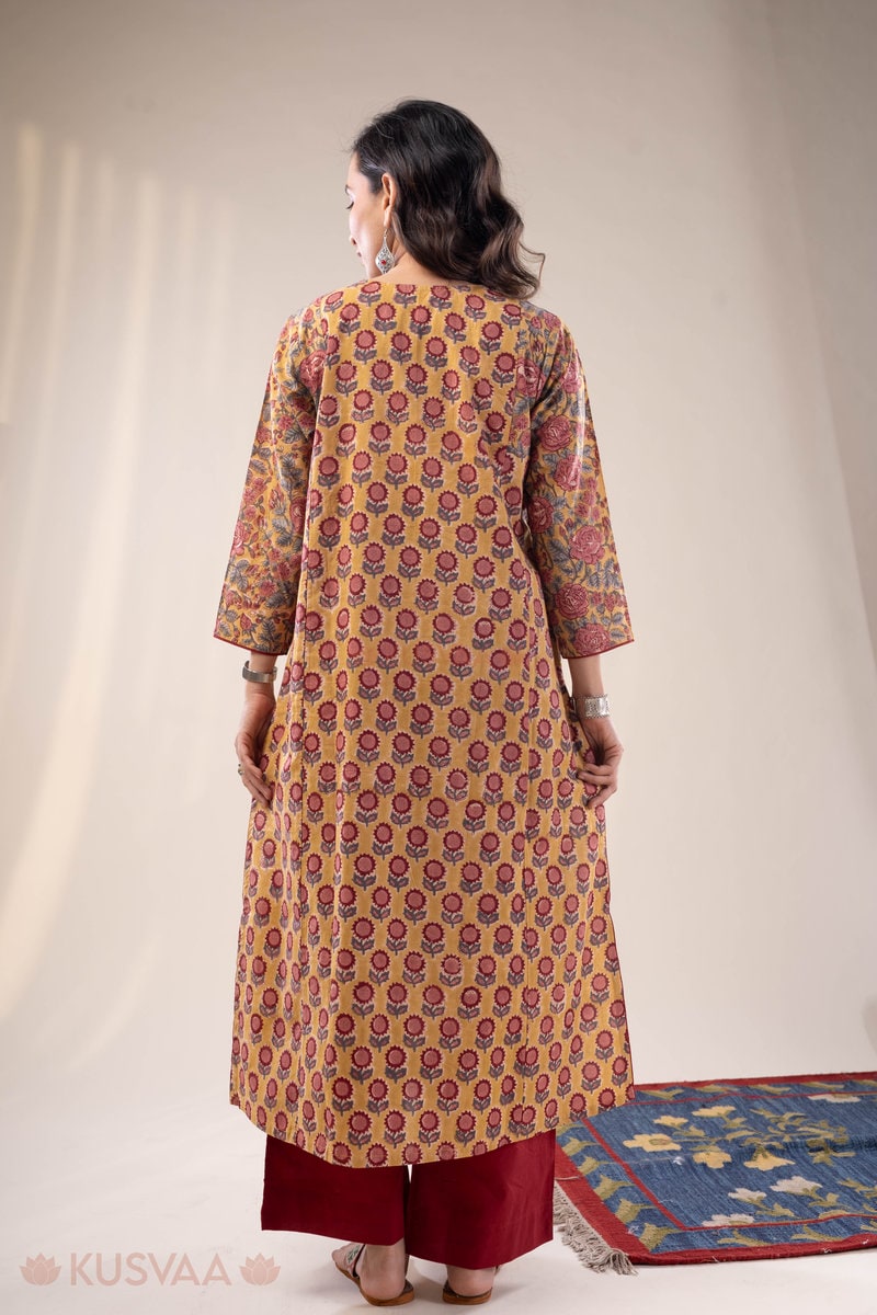 Image for Kusvaa Wkr295 Sidra Handblok Print Cotton Kurta Sitting